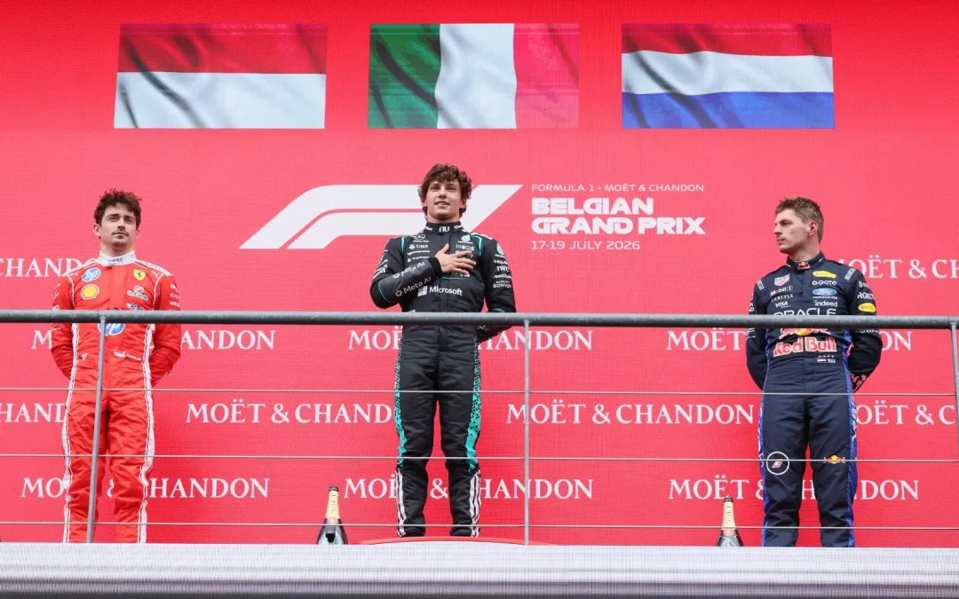 F1, Antonelli trionfa in Belgio davanti alla Ferrari di Leclerc. Hamilton 4°