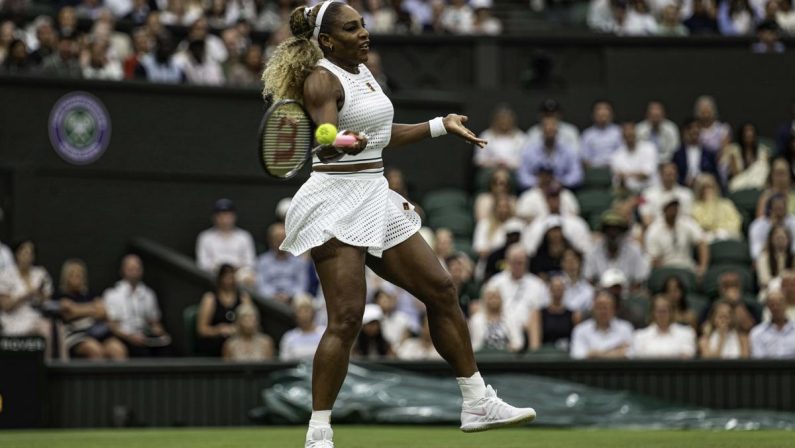 Serena Williams subito k.o. a Wimbledon, Joint vince in 3 set