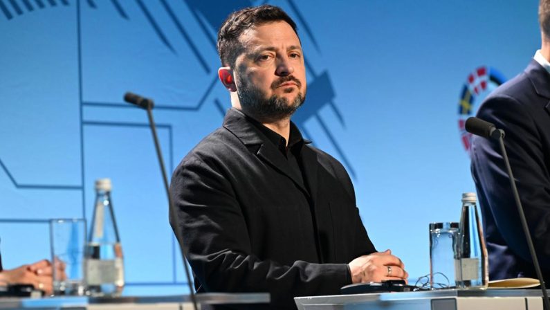 Ucraina, Zelensky silura Syrskyi: via il comandante delle forze armate