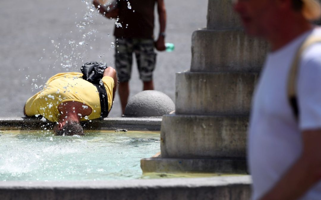 Caldo in aumento in Italia, giovedì 27 agosto bollino rosso in tre città