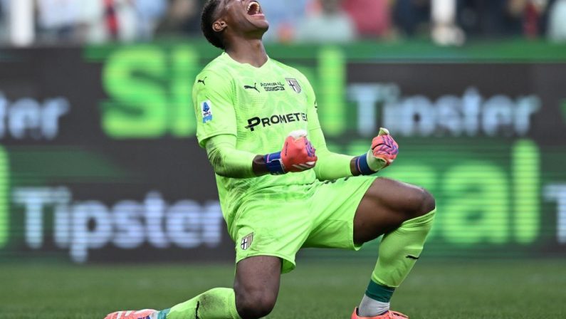 Parma, ufficiale la cessione di Suzuki all’Aston Villa