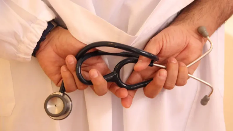 Un medico aggredito al pronto soccorso di Cosenza