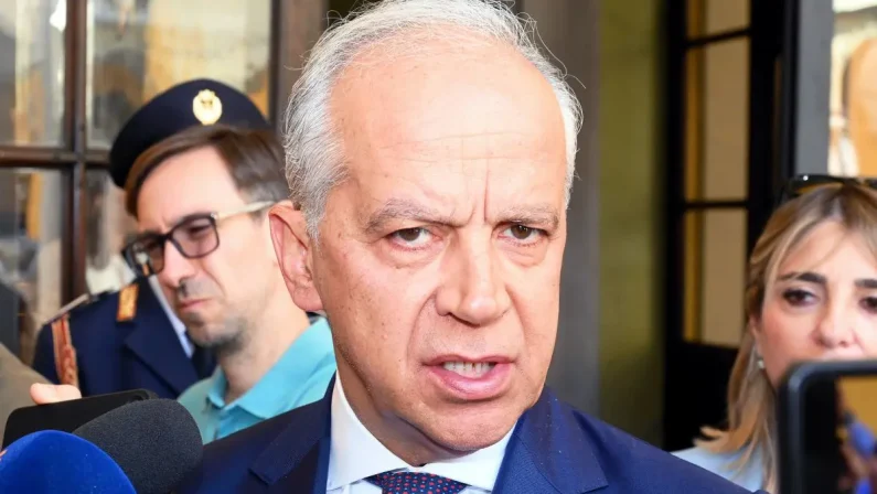 Immigrazione, Piantedosi “In Italia -82% sbarchi, Spagna strumentalizza dati”