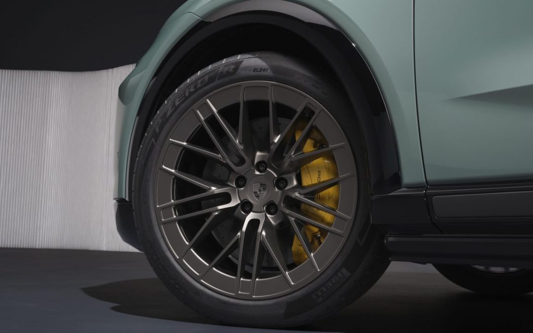 Pirelli P Zero, mescole per accelerazione record per la Porsche Cayenne electric