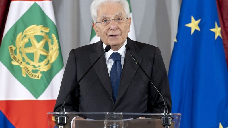 Mattarella “Le guerre sono tornate a gettare la loro ombra sui nostri giorni”