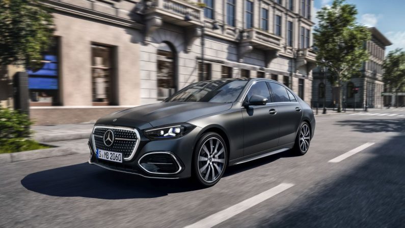 La nuova Mercedes-Benz Classe C, più tecnologia e motori elettrificati