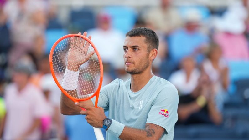 Cobolli sale al numero 6 del ranking Atp, Sinner sempre in vetta davanti a Zverev. Tra le donne Paolini 20esima