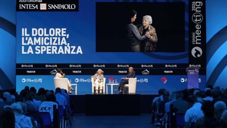 Incontro tra due “sorelle di dolore” apre la 47^ edizione del Meeting di Rimini