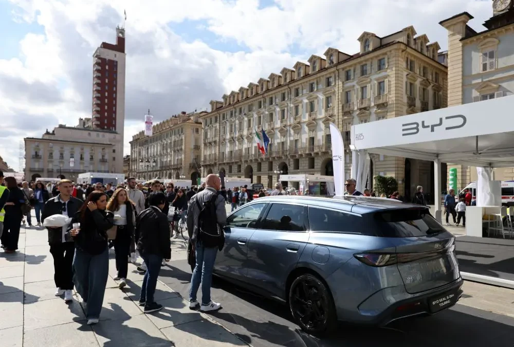 Auto cinesi a nuova energia guadagnano quote di mercato in Italia