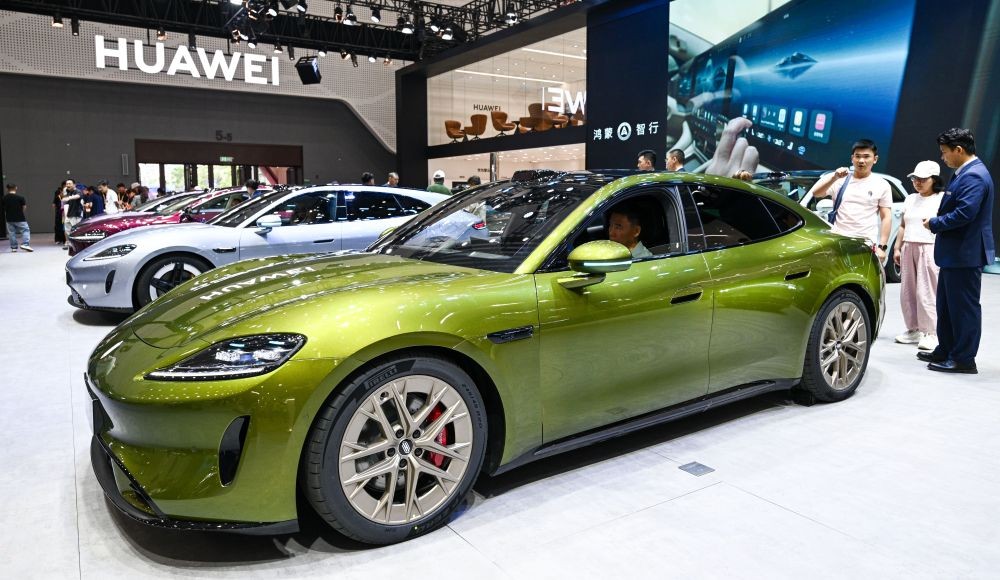Cina, cresce consumo energetico per auto elettriche e servizi dati Internet