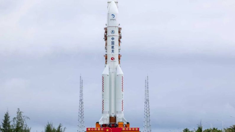 Cina, rimandato il lancio della sonda lunare Chang’e-7