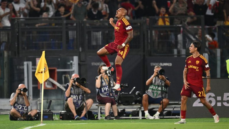 Tre volte Dybala-Malen, poi Pisilli: la Roma piega la Fiorentina