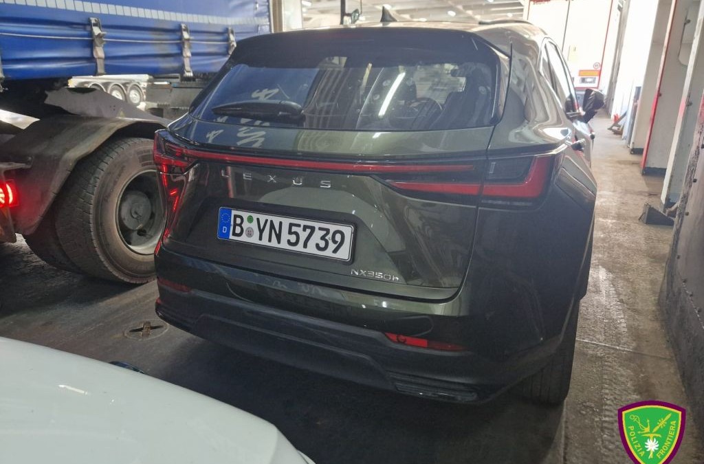 Auto clonate per il mercato nero in Tunisia, sequestri a Palermo