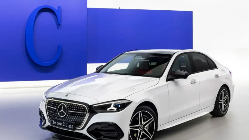 Nuova Mercedes-Benz Classe C, design aggiornato e tecnologia evoluta