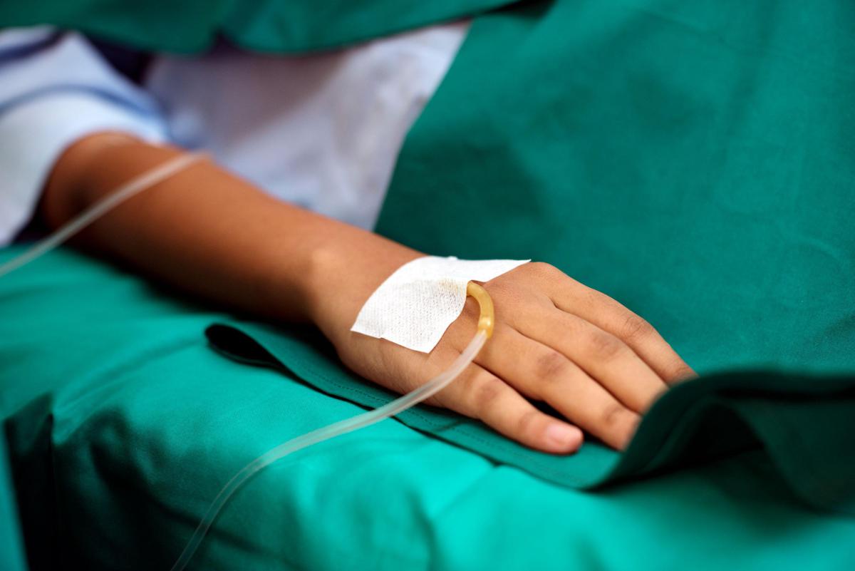 https://www.quotidianodelsud.it/wp-content/uploads/2026/08/90760026-uomo-ospedale-123-rf.jpeg