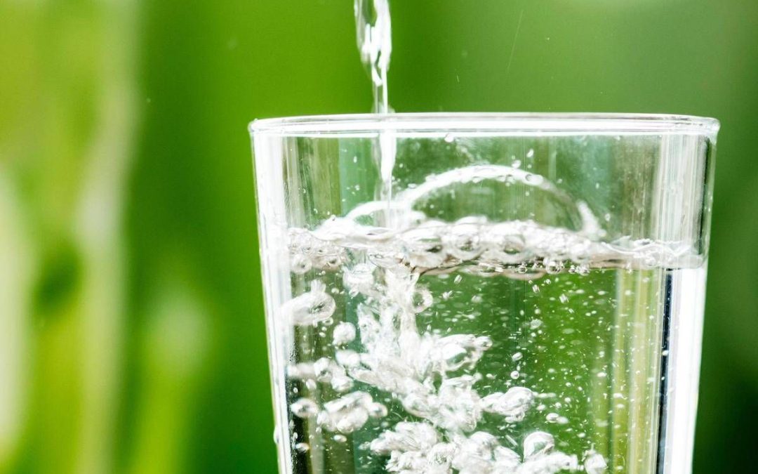 Acqua somministrata in bar e ristoranti, irregolare oltre un locale su due: i controlli dei Nas