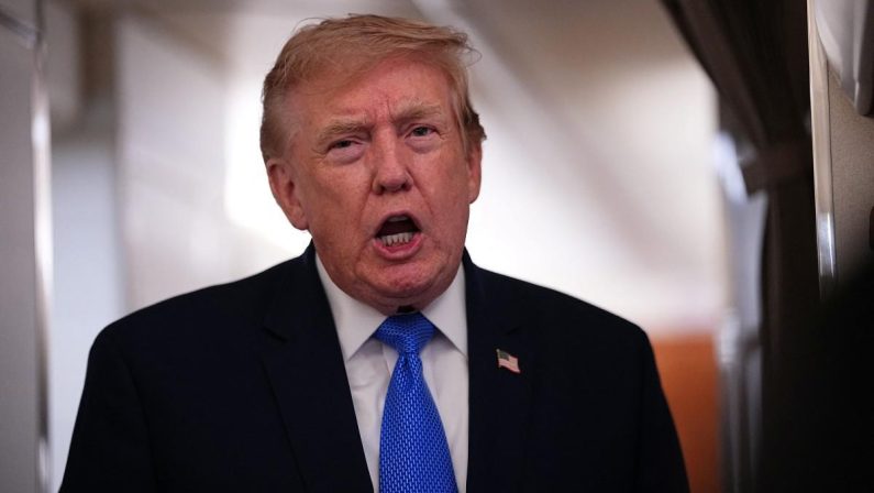 Iran, Trump: “Colloqui in corso, ultima possibilità prima della decapitazione”
