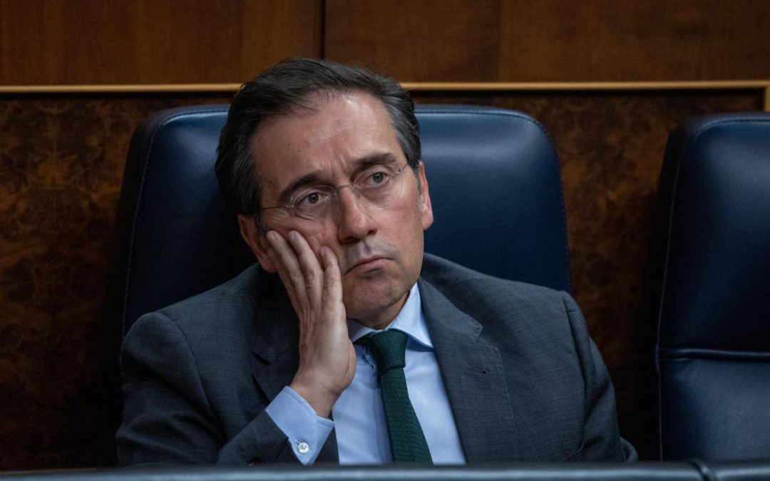 Migranti Ceuta, dalla Spagna nuovo attacco all’Italia: “Misura su controlli arbitraria, affronto ingiustificabile a dignità Ue”