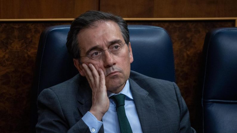Migranti Ceuta, dalla Spagna nuovo attacco all’Italia: “Misura su controlli arbitraria, affronto ingiustificabile a dignità Ue”