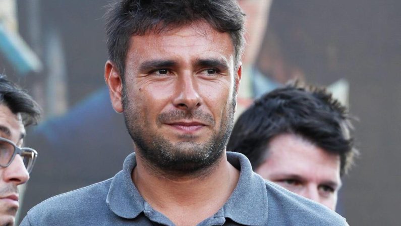 Di Battista ricoverato a Cuba, in arrivo stanotte due medici del Gemelli a L’Avana