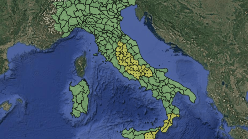 Maltempo, allerta meteo gialla per temporali martedì 11 agosto: la mappa delle 5 regioni a rischio