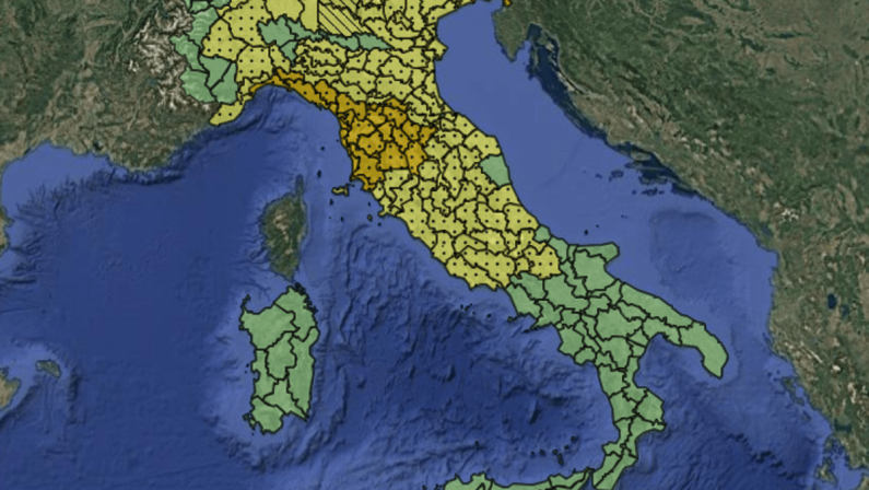 Maltempo, allerta meteo arancione e gialla per temporali venerdì 21 agosto: la mappa delle 10 regioni a rischio