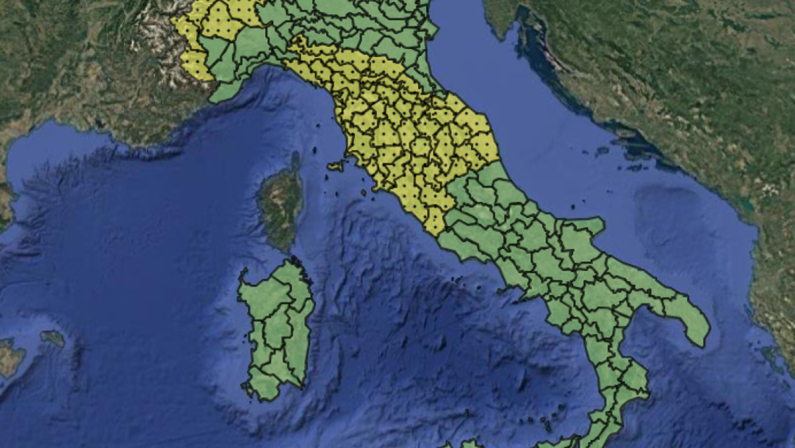Maltempo, allerta meteo gialla martedì 25 agosto: la mappa delle 8 regioni a rischio
