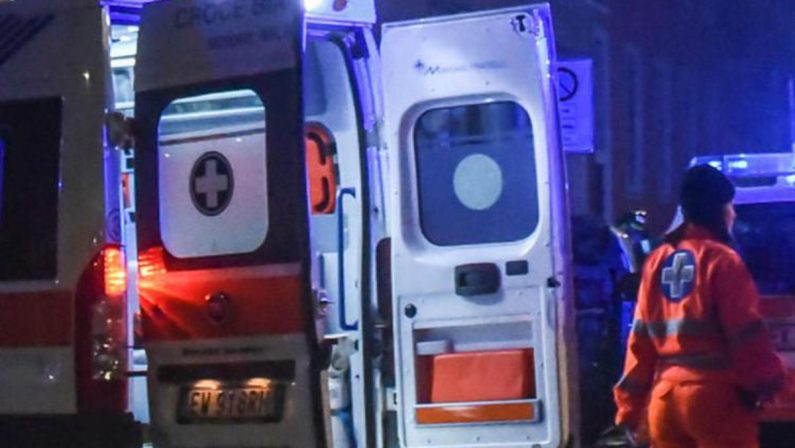 Tragedia a Perugia, auto si ribalta e finisce fuori strada: morti due 17enni