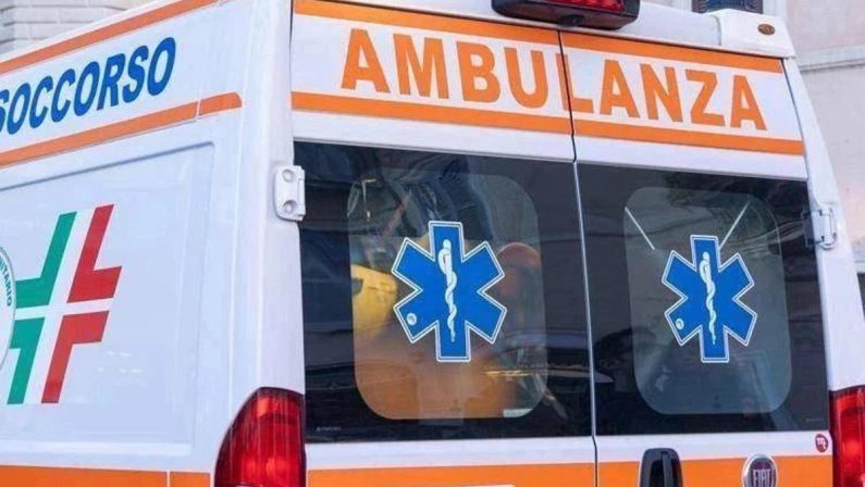 Scontro tra un camion e una bici elettrica nel Senese: muore 27enne