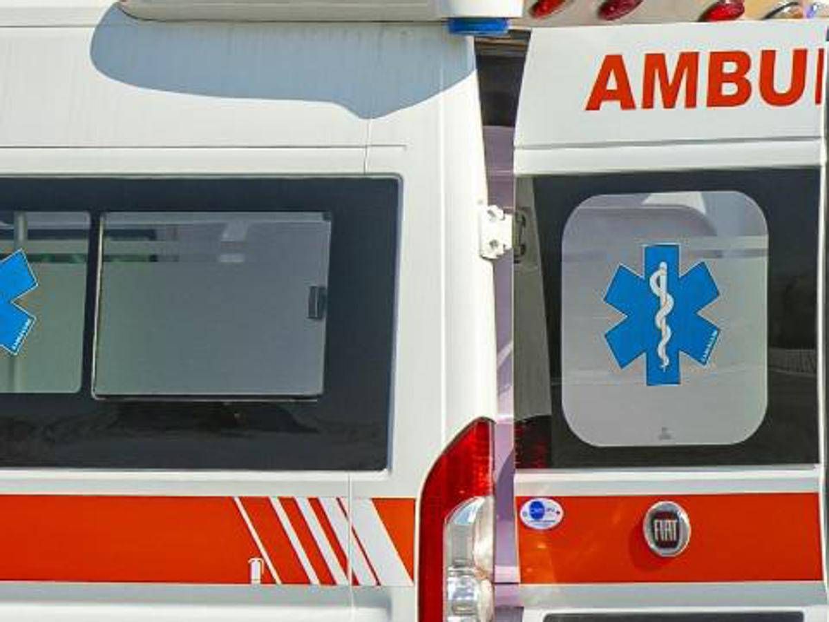 https://www.quotidianodelsud.it/wp-content/uploads/2026/08/ambulanza77-fg-ipa.jpeg