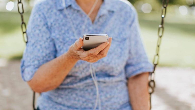 Truffa sventata da 88enne, ecco come difendersi tra falsi tecnici e telefonate di finti parenti
