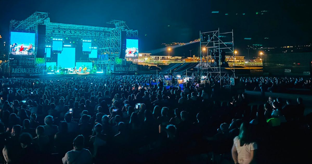 https://www.quotidianodelsud.it/wp-content/uploads/2026/08/arena-dei-cedri.jpg
