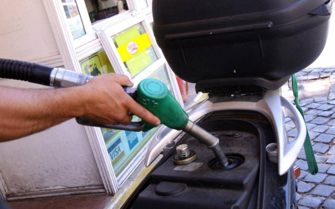 Carburante annacquato, irregolare un distributore su cinque. Pd: “Governo intervenga”. Lega: “Bene controlli Gdf”