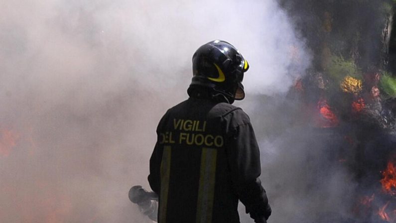 Esplosione in una palazzina a Cassino: 2 feriti gravi, tetto crollato