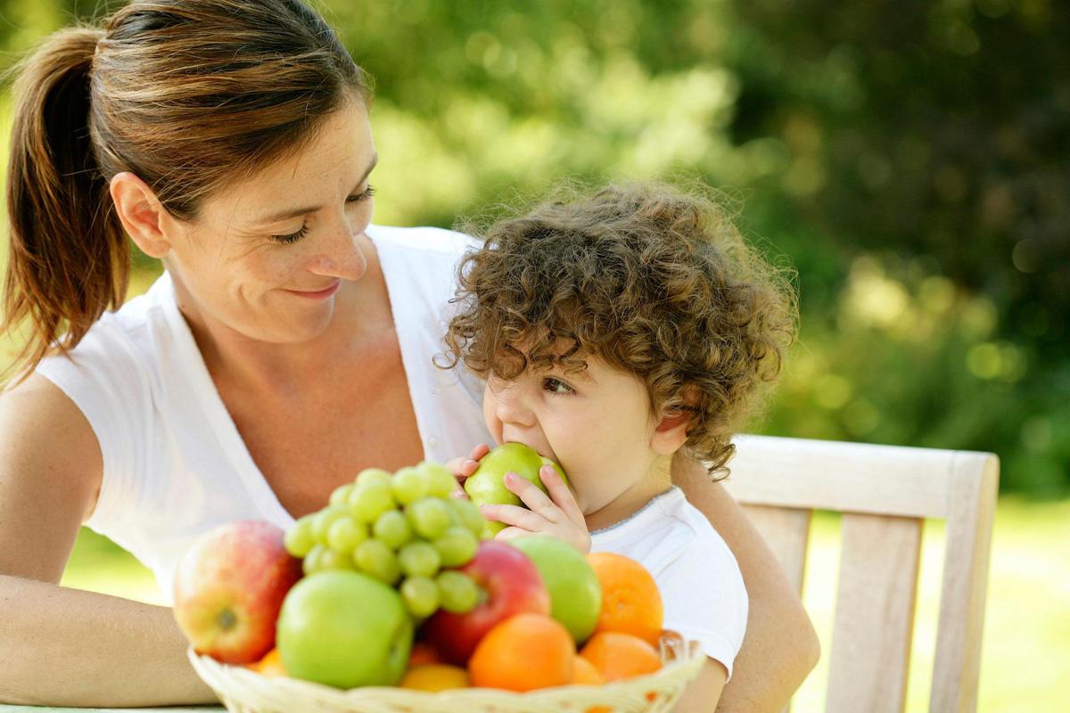 https://www.quotidianodelsud.it/wp-content/uploads/2026/08/bambina-frutta-123rf.jpeg