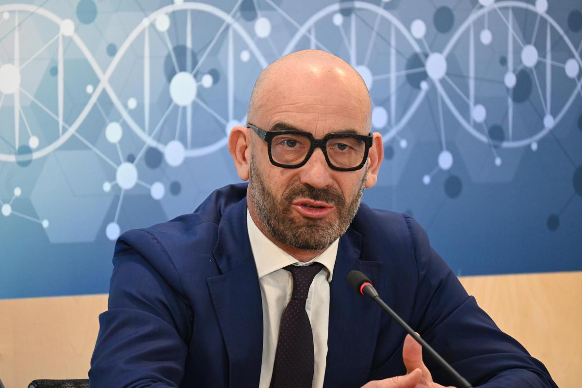 https://www.quotidianodelsud.it/wp-content/uploads/2026/08/bassetti-adn.jpeg