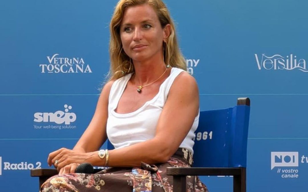 Beatrice Venezi replica alle polemiche: “Dirigere in Russia? Sono un’artista libera”