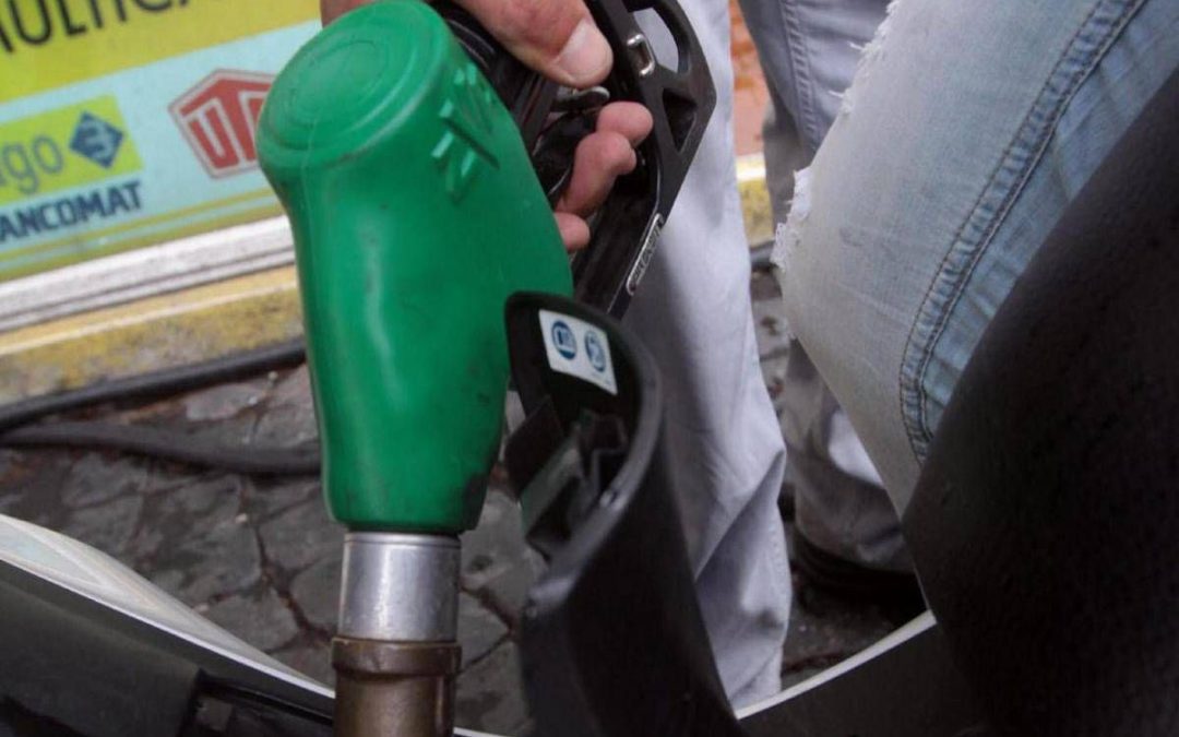 Carburanti, accelera calo prezzi benzina e diesel