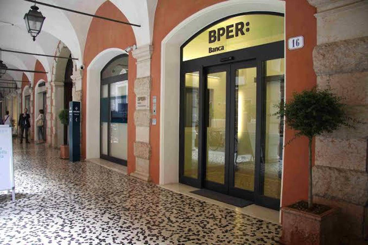 https://www.quotidianodelsud.it/wp-content/uploads/2026/08/bper-sede-emilia-romagna-us.jpeg