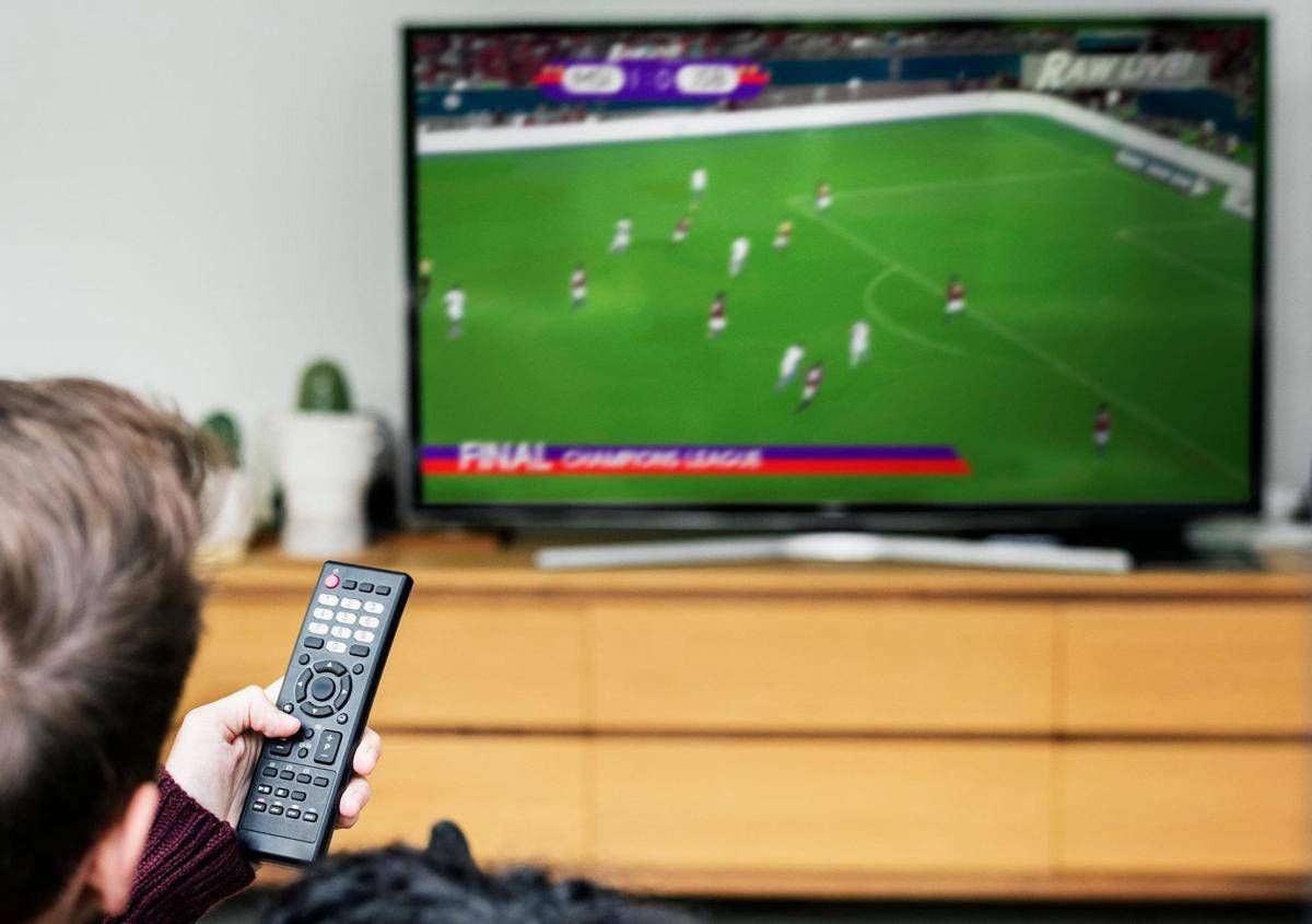 https://www.quotidianodelsud.it/wp-content/uploads/2026/08/calcio-tv-123rf.jpeg
