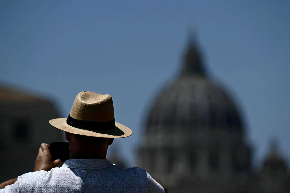 https://www.quotidianodelsud.it/wp-content/uploads/2026/08/caldo-41gradi-afp-2-.jpeg