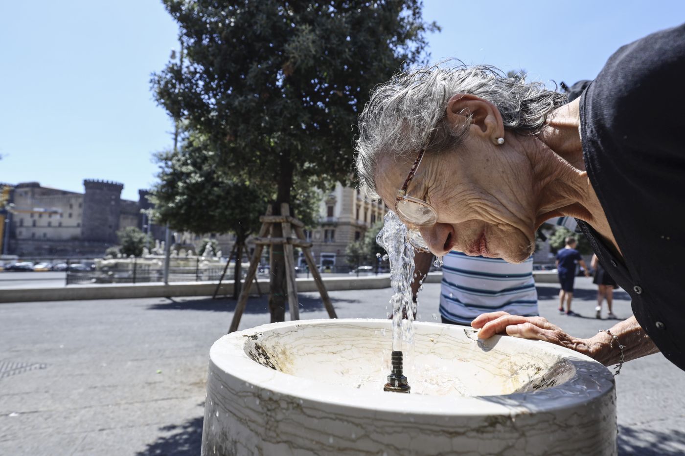 https://www.quotidianodelsud.it/wp-content/uploads/2026/08/caldo-anziani.jpg