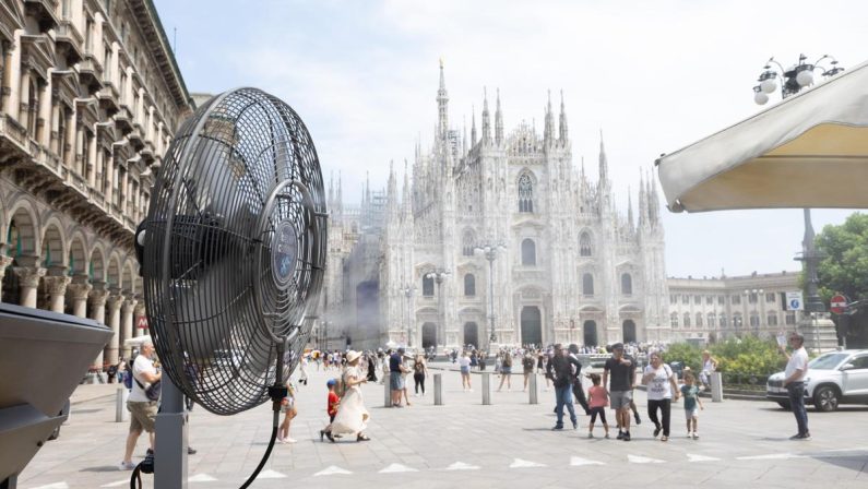 Caldo, il trucco contro l’umidità in casa usando… un cucchiaio