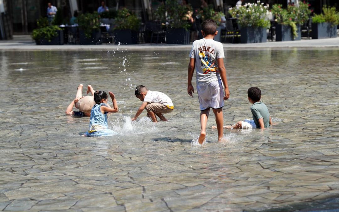 Caldo estremo, ancora afa record dopo il picco di oggi: cosa succede nel weekend