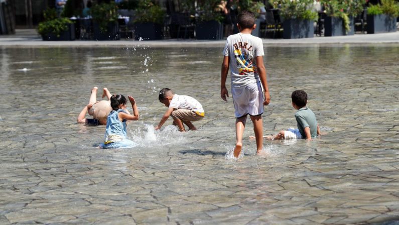 Caldo record, fino a domani 25 città da bollino rosso: quando arriva la svolta