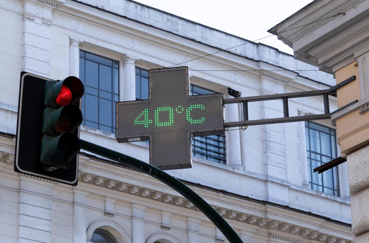 https://www.quotidianodelsud.it/wp-content/uploads/2026/08/caldo-roma-40-gradi-ipa.jpeg