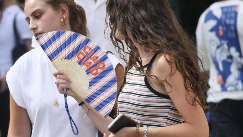 Piove ma risale l’allerta caldo: oggi due città in allerta arancione, domani saranno 5