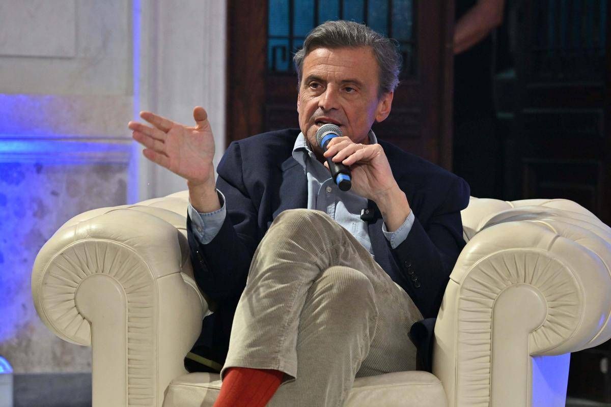 https://www.quotidianodelsud.it/wp-content/uploads/2026/08/calenda-carlo-ipa.jpeg