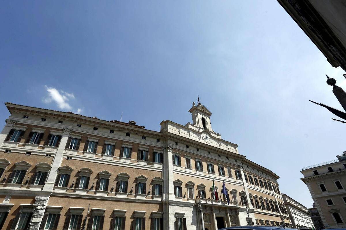 https://www.quotidianodelsud.it/wp-content/uploads/2026/08/cameradeideputati-esterno-ipa-fg.jpeg