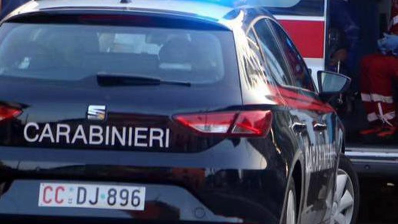 Milano, si dà fuoco nella sua auto: è gravissimo
